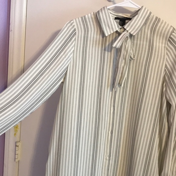 White and black striped dress - Picture 2 of 8